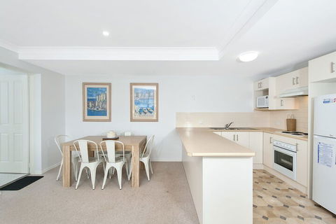 Surf Break Fingal Bay - Accommodation Australia 3