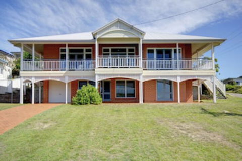 Surf Break Fingal Bay - Accommodation Australia 0