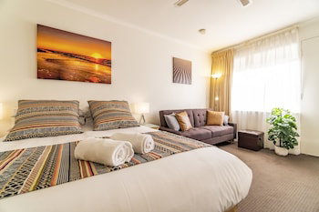 Ocean Sunset Glenelg Central Studio Apt - Australia Shopping 0