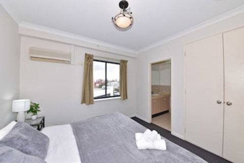 East Perth 2 X 1 Trendy Apartment - Local Tourism 5