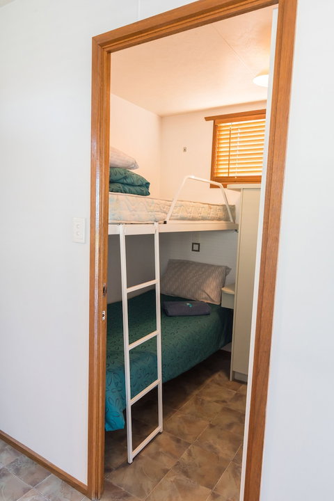 Edithburgh Caravan Park - Australia Shopping 1