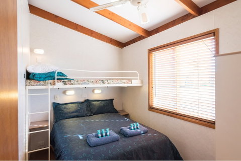 Edithburgh Caravan Park - Australia Shopping 2