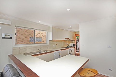 32 Barra Crescent Coolum Beach. Bond 500 FOXTEL WIFI Linen Supplied - Accommodation Australia 1