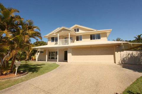 11 Dalmor Court Coolum Beach Pet Friendly Linen Supplied 500 BOND - Accommodation Australia 1