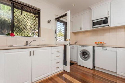 Attadale Excutive Villa - Australia Shopping 3