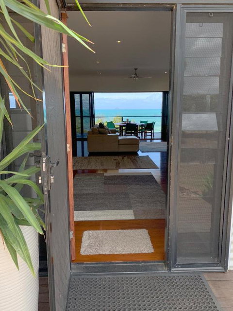 Hydeaway Retreat Beach House Hydeaway Bay - Accommodation Australia 6