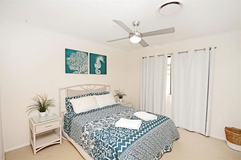22 Sorrento Avenue Coolum Beach Linen Supplied PET FRIENDLY 500 BOND - Accommodation Australia 3