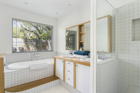 Amaranthine Abodes - Australia Shopping 1