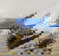 Self Contained Apartment in Tranquil Neighbourhood - Accommodation Australia