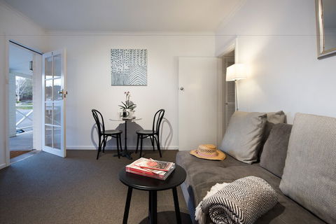 Lake Daylesford Apartments 7 - Accommodation Australia 6