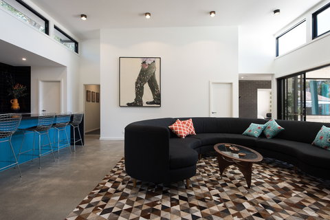 Arenas South - Australia Shopping 6