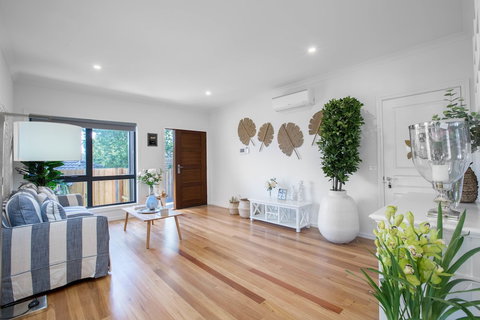 AUJOY 3 Bed Townhouse Burwood 1 - Australia Shopping 0