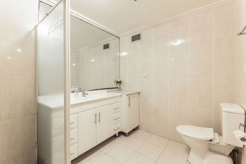 Amazing Location Cozy Stay With Parking - Accommodation Australia 7