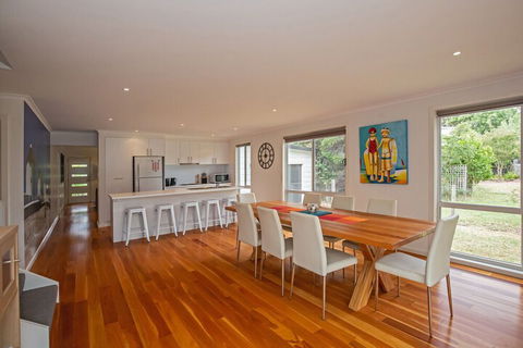 Bay Breeze Retreat - Local Tourism 2