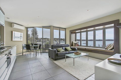 A Window On The Bay - Australia Shopping 7