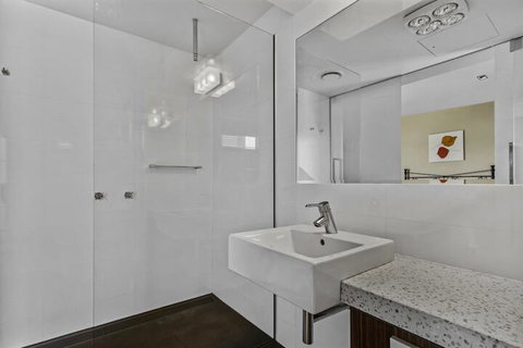 A Window On The Bay - Australia Shopping 6