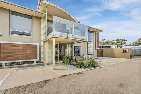 A Window On The Bay - Australia Shopping 2
