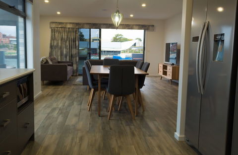 Ulverstone Waterfront Apartments - Accommodation Australia 6