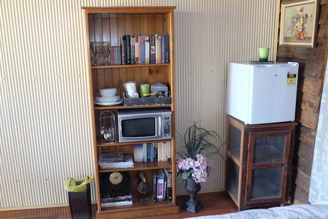 Yea Cabin Bunkhouse - Local Tourism 4