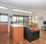 Karrak Reach Forest Retreat - Accommodation Australia