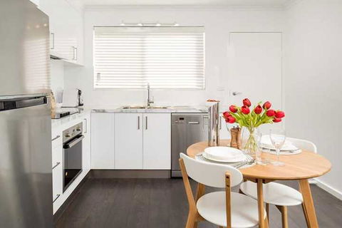 Understated Elegance Affordable Luxury - Accommodation Australia 5
