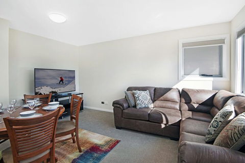 T-Bar On Twynam - Accommodation Australia 7