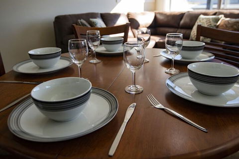 T-Bar On Twynam - Accommodation Australia 5