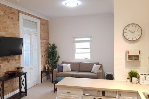 Coachhouse On The Beach - Local Tourism 5