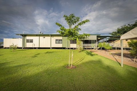 Victoria Accommodation Village - Accommodation Australia 6