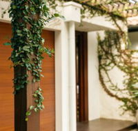 ESPRIT 2 PALM COVE BRAND NEW - Bed n Breakfasts