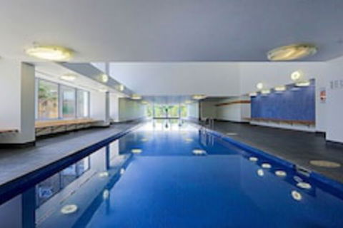 Spacious 1-Bedroom Apartment With Parking - Accommodation Australia 0