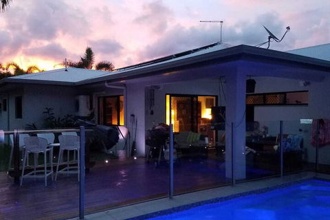 Beach Bliss Queen Bed BBQ Pool Netflix - Accommodation Australia 1
