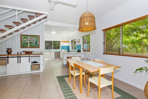 BEACH HOUSE On PEARL - Accommodation Australia 3