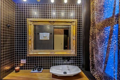 BANK192 - Accommodation Australia 6