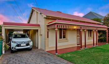 Adelaide 4 Bedroom House With Pool - Australia Shopping 1