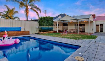 Adelaide 4 Bedroom House With Pool - Australia Shopping 2