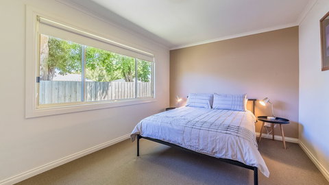 Loch Retreat 550m TO Town - Accommodation Australia 4