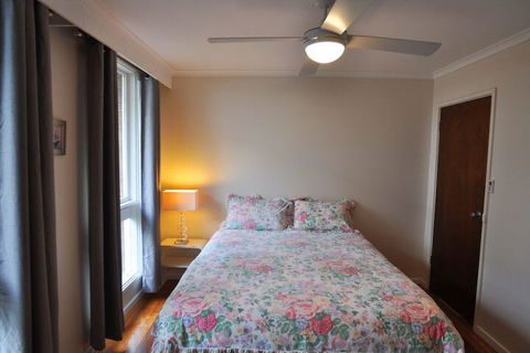 Salty Sands Meters From THE Beach Free Wifi - Accommodation Australia 5