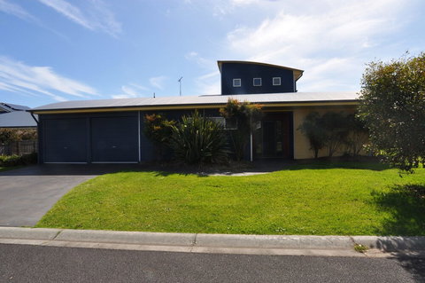 Flying Colours Free Wifi - Local Tourism 0