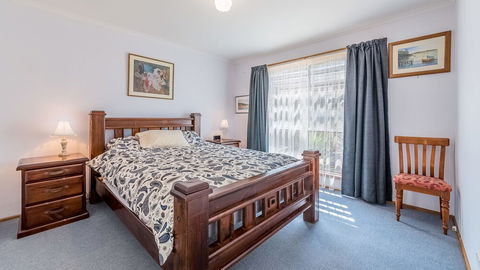 THE Lighthouse Surf Side - Accommodation Australia 3