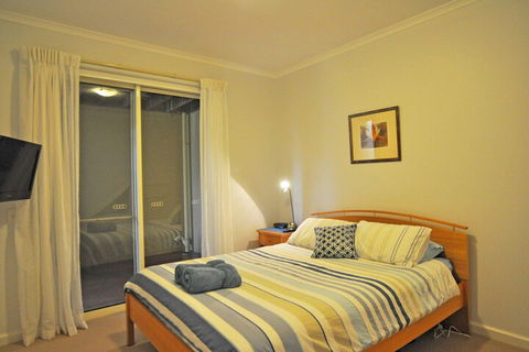 THE Sails 8 Linen Included Central Location - Accommodation Australia 3