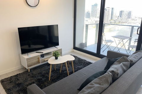 JC Water View Apartment On La Trobe - Accommodation Australia 2