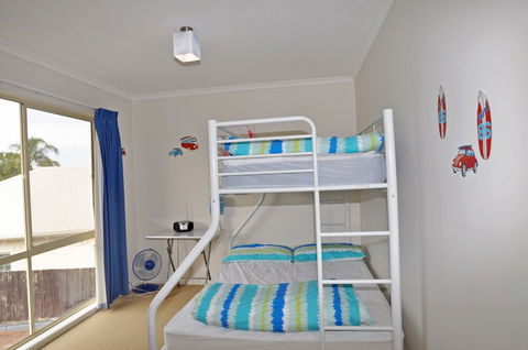 THE Esplanade 4 Free Wifi & Foxtel - Accommodation Australia 1