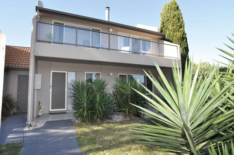 THE Esplanade 4 Free Wifi & Foxtel - Accommodation Australia 0