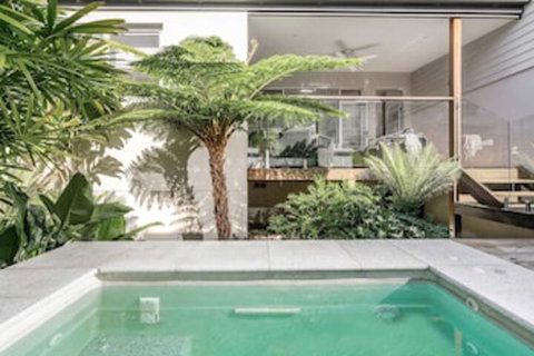 A PERFECT STAY - Clique 3 - Australia Shopping 0