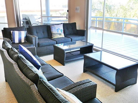 QUAYS 6 - Local Tourism 6