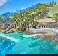 Trinity Beach Club Holiday Apartments - Bed n Breakfasts
