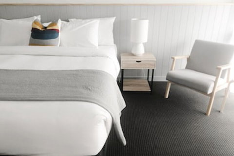 Eight Spence - Accommodation Australia 0