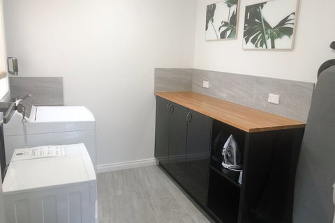 Eight Spence - Accommodation Australia 6