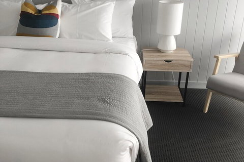 Eight Spence - Accommodation Australia 5